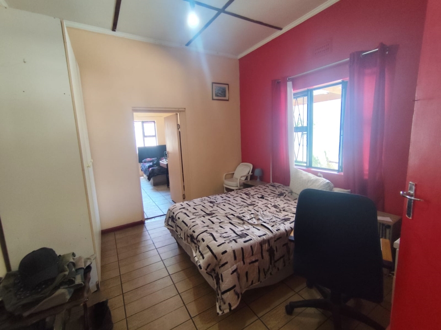 5 Bedroom Property for Sale in Athlone Western Cape